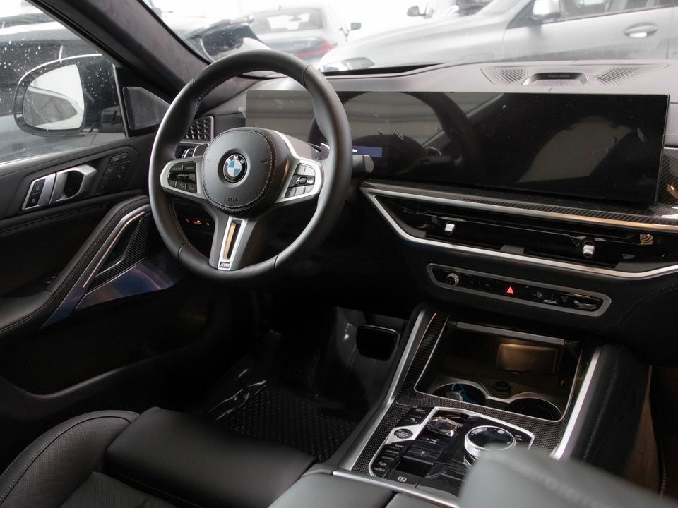 BMW X6 M60i xDrive | nový facelift 2023 | sportovně luxusní SUV coupé | benzínový motor V8 biturbo 530 koní | skvělá výbava | nové auto skladem | super cena | nákup online | auto eshop AUTOiBUY.com